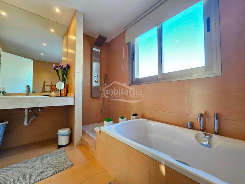 Foto d39dd461-54f1-4f62-9ab5-ed9cc9b9c000. Semi detached house with parking pool in La Caleta Adeje