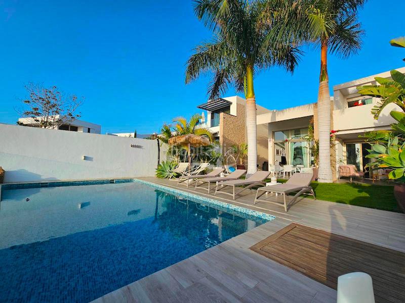 Foto dd1e0e09-42b1-4610-a1f4-19ccd9dc175d. Semi detached house with parking pool in La Caleta Adeje