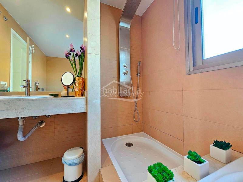 Foto fbac6b09-eb23-40f2-857d-7bf9ba8e3ec7. Semi detached house with parking pool in La Caleta Adeje