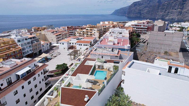 Foto f27a62e7-b52a-4e9a-9f25-5a91dc4ea6a5. Dúplex amb piscina a Puerto de Santiago Santiago del Teide