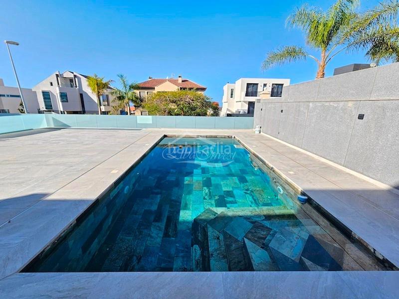 Foto 7cb9ff5e-561d-4ac8-8f3f-9599d16be0e6. Chalet con parcheggio piscina in Playa Fañabé Alto Adeje