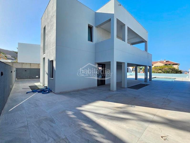 Foto 8ab57025-d411-4bff-a301-796b04559176. Chalet con parcheggio piscina in Playa Fañabé Alto Adeje