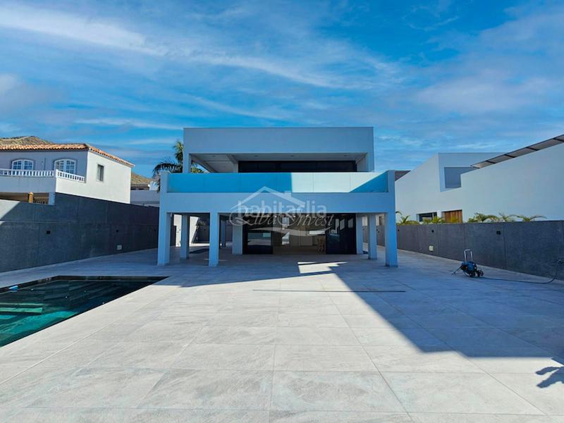 Foto c1848fae-6ead-48d8-940e-46dd4c22c129. Chalet con parcheggio piscina in Playa Fañabé Alto Adeje