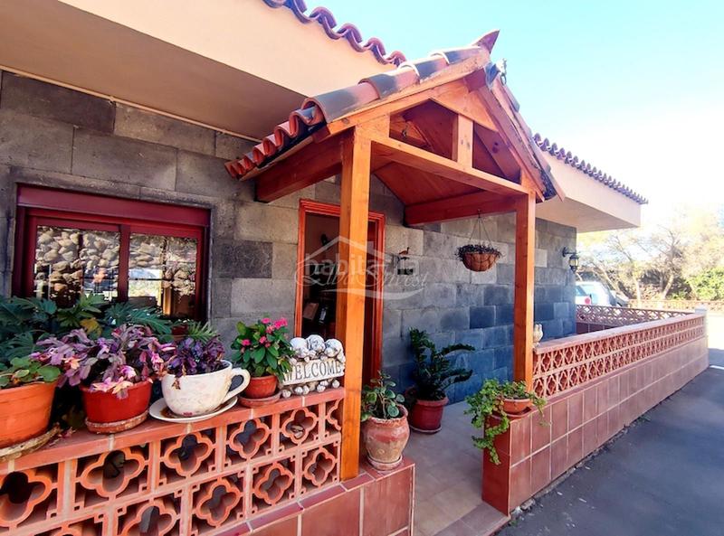 Foto 19cc3d05-5435-4dc2-ad37-7747609e02b8. Chalet mit parking in Tamaimo - Arguayo Santiago del Teide