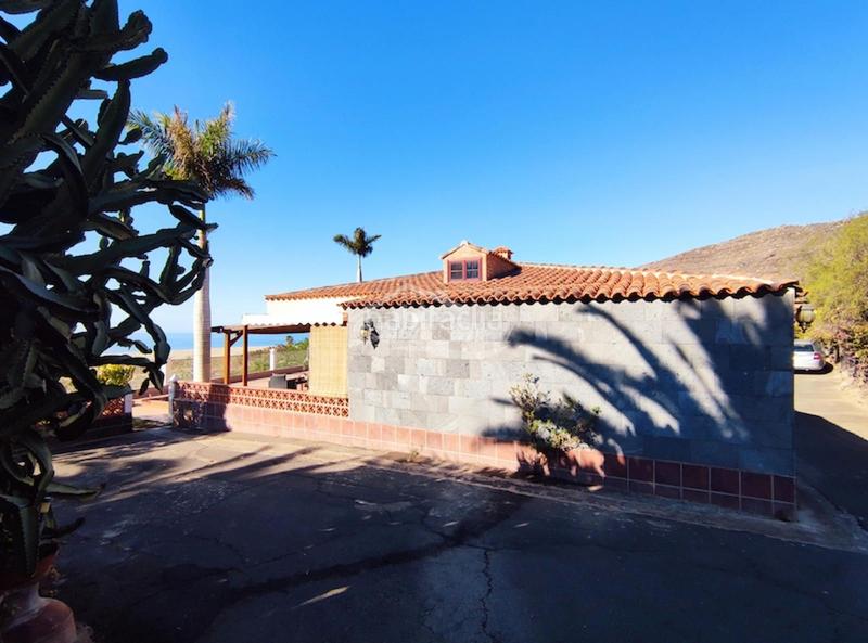 Foto 78e1275a-c95e-4bf7-b525-6ee7a1371243. Chalet mit parking in Tamaimo - Arguayo Santiago del Teide