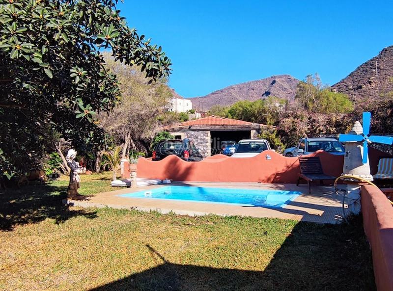 Foto f45a0e0e-0a61-44c7-beaf-482a9a429858. Chalet mit parking in Tamaimo - Arguayo Santiago del Teide