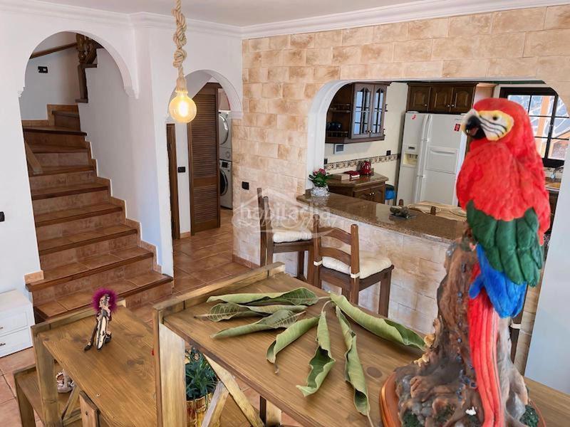 Foto b13d3d78-ce73-4458-9462-fbfba621f2d4. Chalet con parcheggio in Sauzal (El)