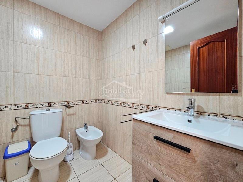 Foto 0ca739c7-ef1c-46ce-9df7-88b28f8ef147. Casa adossada amb aparcament a Valle San Lorenzo Arona