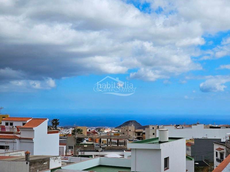 Foto 1dbc62be-3985-4318-9ad6-3344e4c92fb1. Casa adossada amb aparcament a Valle San Lorenzo Arona