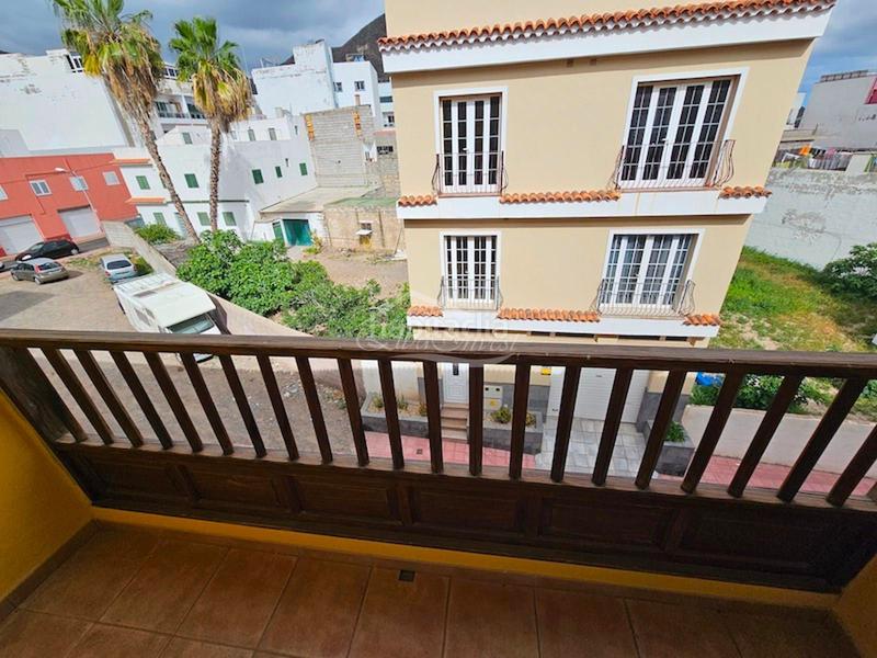 Foto 3a21aeed-e19a-435e-9b5f-813ac7849f38. Casa adossada amb aparcament a Valle San Lorenzo Arona