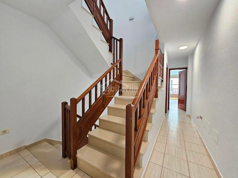 Foto 636d3c27-3617-4514-b851-d889b43b96cc. Casa adossada amb aparcament a Valle San Lorenzo Arona