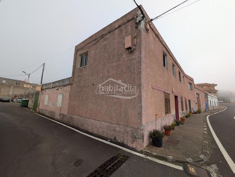 Foto 91c1a3c0-d626-4040-8bc2-cdaa5430e48b. Casa amb aparcament a Tanque (El)