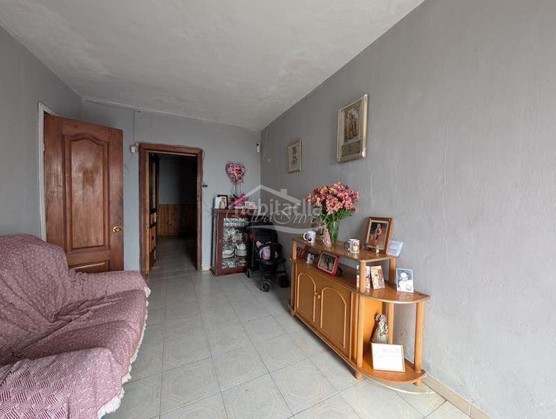 Foto b8da14c2-1783-4f0c-84ff-41746cbd988d. Casa amb aparcament a Tanque (El)