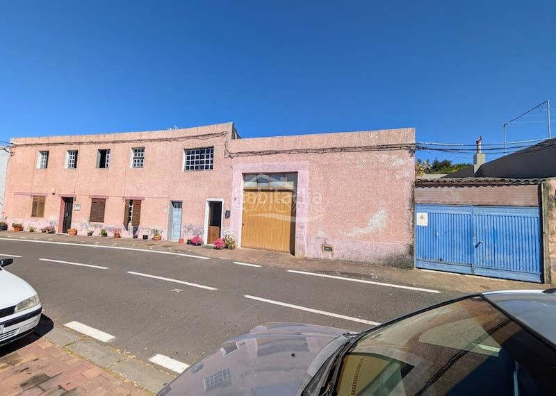 Foto c5fcb7a8-0329-4497-a12c-ff166acfeccd. Casa amb aparcament a Tanque (El)