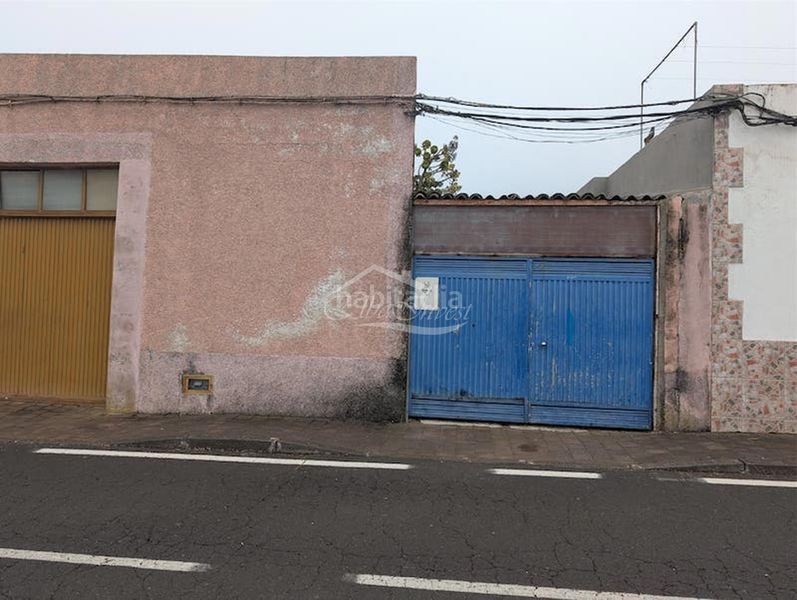 Foto f3462944-0d96-442c-a1c1-822afbc54a03. Casa amb aparcament a Tanque (El)