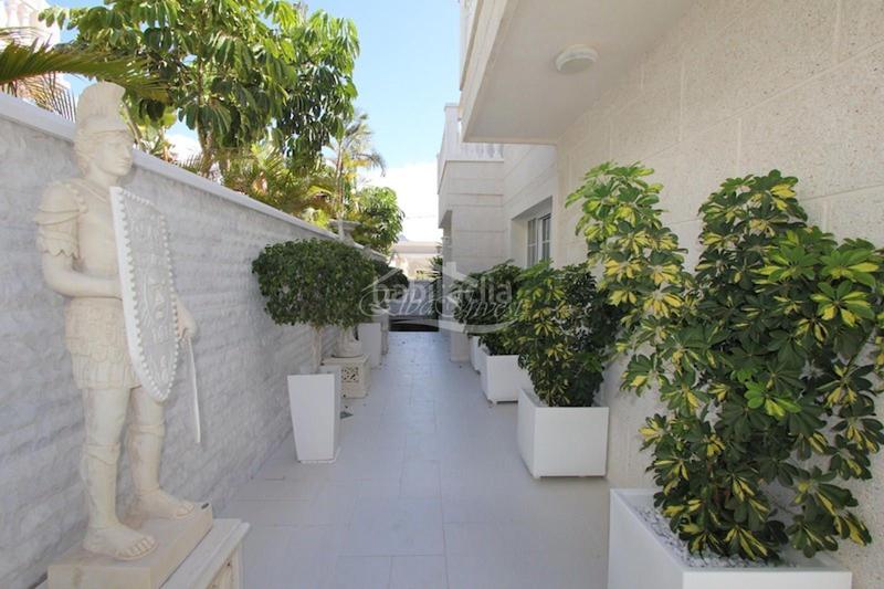 Foto 360d9e89-db91-41a5-893e-f10e97c6164f. Chalet villa de lujo en La Caleta, tenerife en La Caleta Adeje