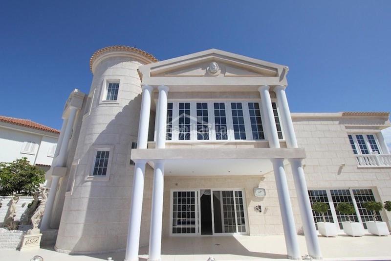 Foto bcdd0793-44dc-4f0d-8f94-f74682aa9ea4. Chalet villa de lujo en La Caleta, tenerife en La Caleta Adeje