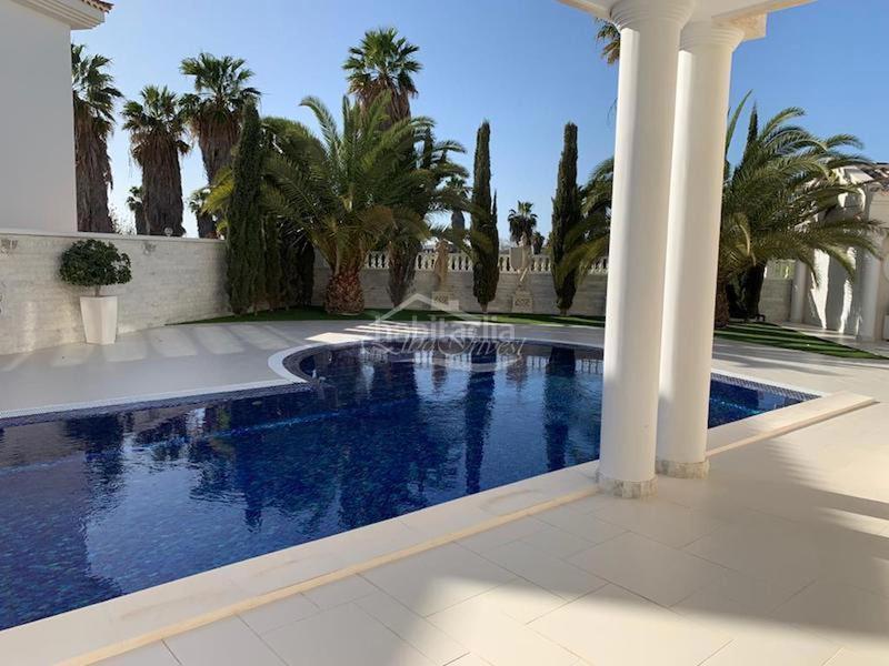 Foto cbbb5a58-3351-454e-9dc4-cc6f939cf952. Chalet villa de lujo en La Caleta, tenerife en La Caleta Adeje