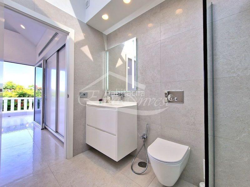 Foto 4a63cbf4-4bfb-4966-96ba-690f51774988. Reihenhaus mit pool in Playa de Fañabé Adeje