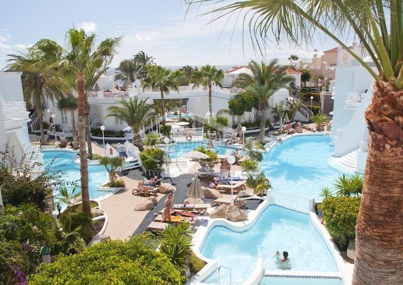 Foto 8fa2925b-48cb-407e-a946-57021a6ab6b3. Reihenhaus mit pool in Playa de Fañabé Adeje