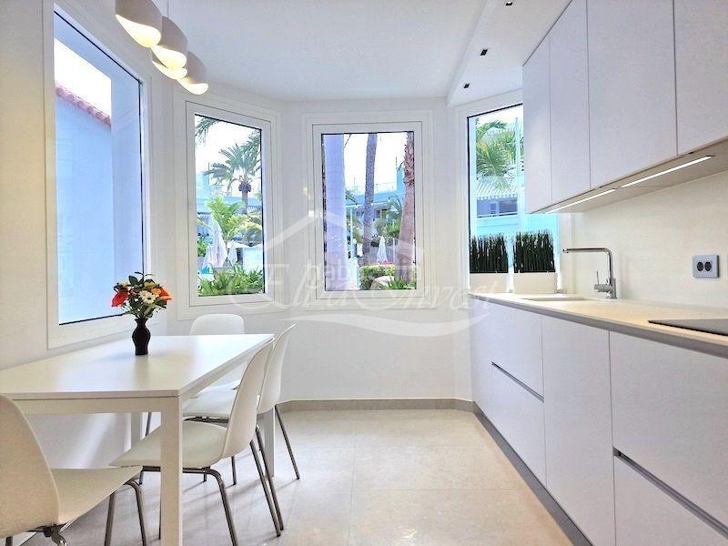 Foto b44aae05-fdf5-402d-bc1e-56192619562e. Reihenhaus mit pool in Playa de Fañabé Adeje