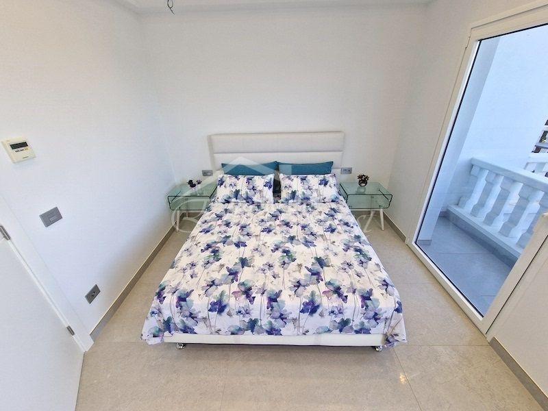 Foto c4c26a26-09cf-45cf-bafd-779d87b82a4d. Reihenhaus mit pool in Playa de Fañabé Adeje