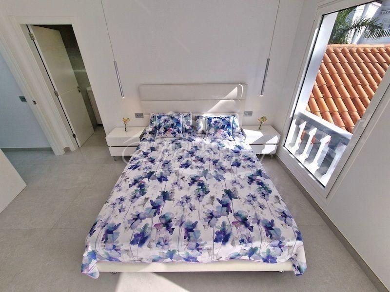 Foto f6206a6e-b6d2-41d3-a59b-e5d54c5615f2. Reihenhaus mit pool in Playa de Fañabé Adeje