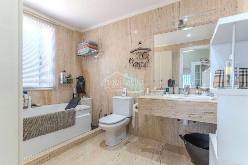 Foto 386d7853-0ef1-46b1-b19d-cfd0b1af6282. Chalet mit parking in Valle San Lorenzo Arona