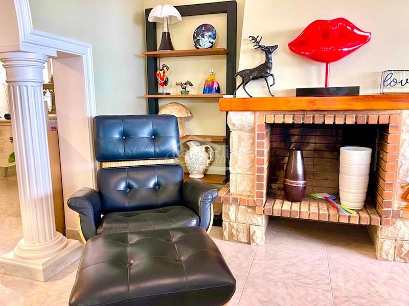 Foto 483bcdd3-54b7-4870-90bd-dd272e098ed1. Chalet mit parking in Valle San Lorenzo Arona