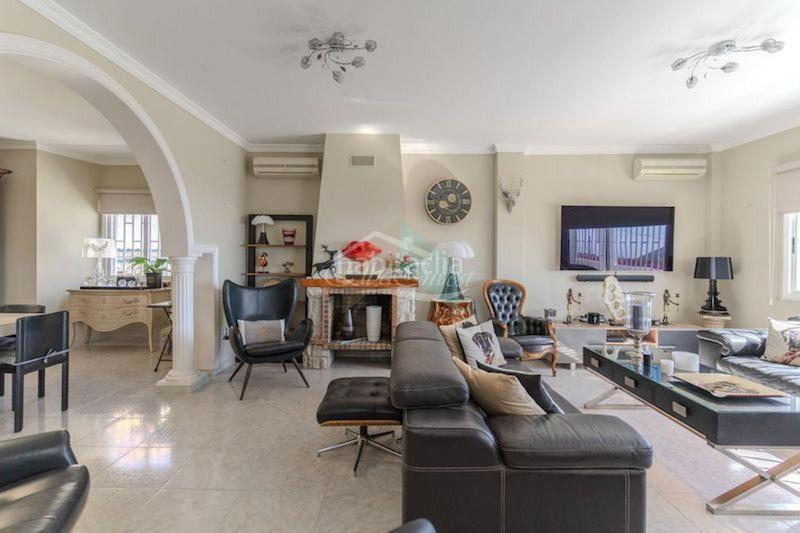 Foto 7bf63e13-f0ba-452d-8e4f-cb9eff9d1142. Chalet mit parking in Valle San Lorenzo Arona