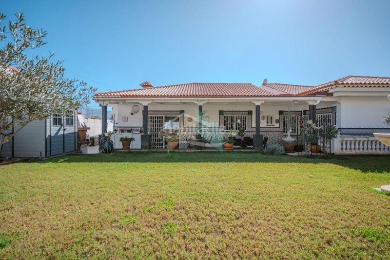 Foto b2ba9b33-dc72-4760-8738-4412fda96fe6. Chalet mit parking in Valle San Lorenzo Arona