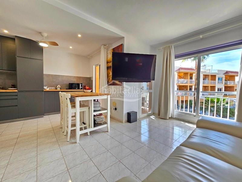 Foto b057793f-4121-4b8a-9a3e-e506cbb94727. Pis amb piscina a Callao Salvaje - Playa Paraíso Adeje