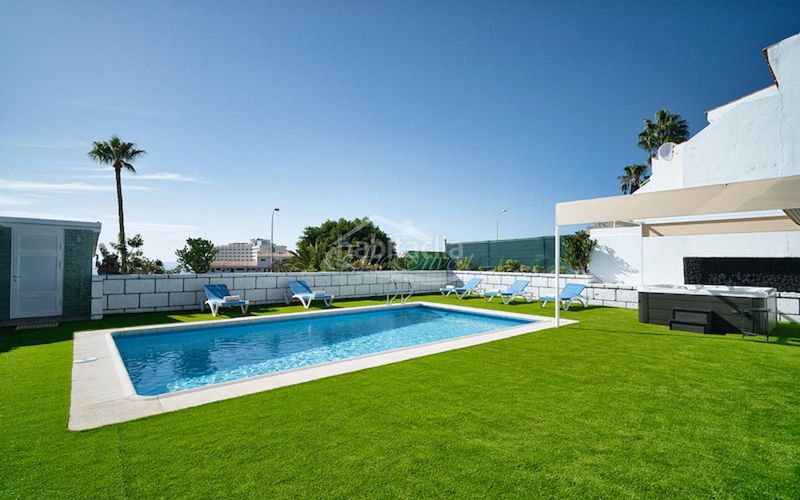 Foto bb1ec452-018b-4b8c-8959-096d01578e8f. Xalet amb aparcament piscina a San Eugenio Alto Adeje