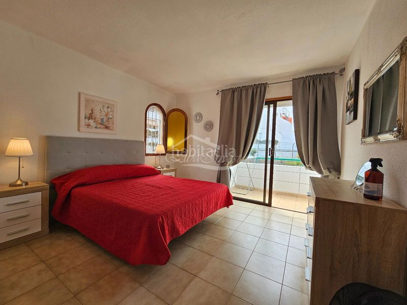 Foto 1aa1f542-3177-4337-ac62-1aa5bed7916b. Casa adossada amb piscina a San Eugenio Bajo Adeje