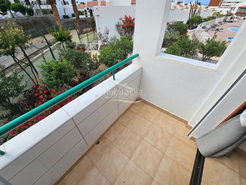 Foto c531ba29-1a0d-4366-90f4-800c86350255. Casa adossada amb piscina a San Eugenio Bajo Adeje