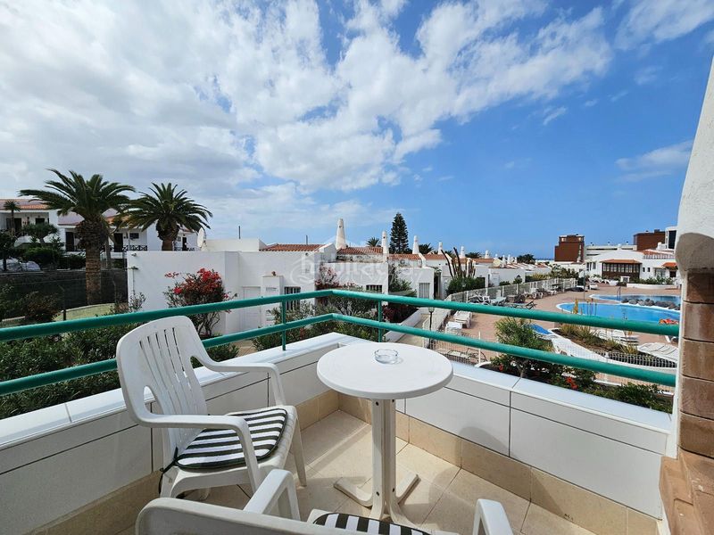 Foto ecde5535-36d7-4957-8c35-a02ebc22f241. Casa adossada amb piscina a San Eugenio Bajo Adeje