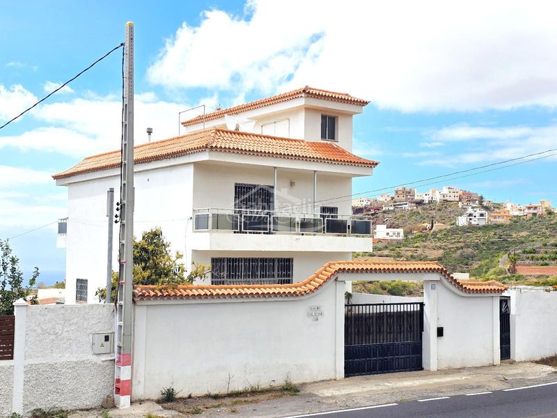 Foto 69964580-b54a-4b84-894f-603d522f7e9a. Casa amb aparcament a La Camella Arona