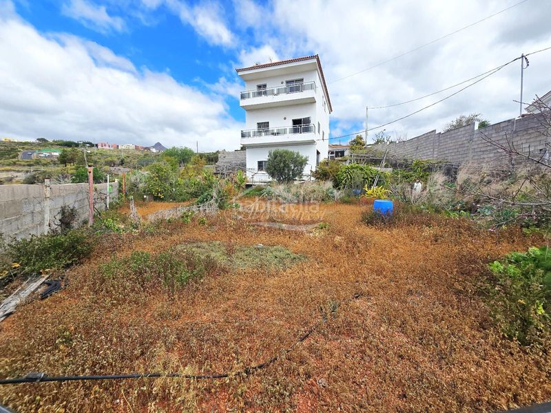 Foto 709aede2-f35c-4bb5-8e95-e0c0537ceae7. Casa amb aparcament a La Camella Arona
