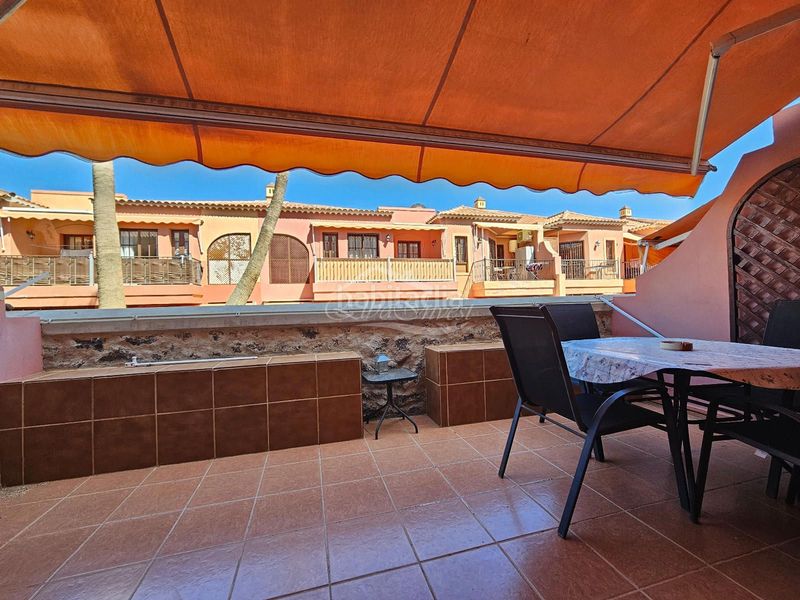 Foto bd02356b-1ef4-49ae-a9eb-878c3618cd0f. Pis amb aparcament piscina a Costa del Silencio Arona