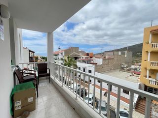 Piso  Piedra redonda. Apartamento 2 dormitorios con terraza en el centro de adeje