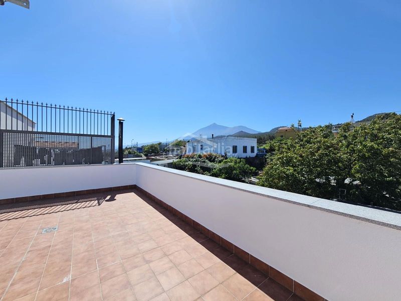 Foto 5ce3435d-4a26-44b2-bd3c-6fd37cce552b. Casa adossada a Tanque (El)