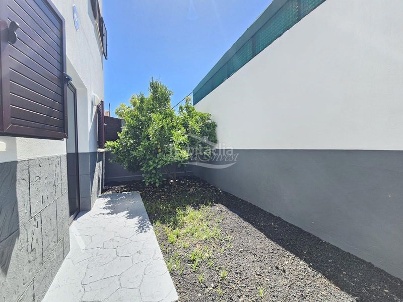 Foto 92cf8287-b327-458e-9139-bd78d0e62629. Casa adossada a Tanque (El)