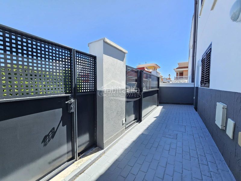 Foto e1148b7c-324d-4acc-93b5-17dc645a14c8. Casa adossada a Tanque (El)