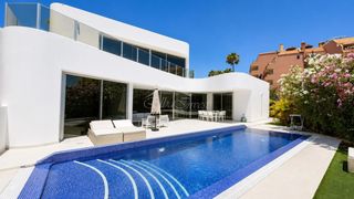 Chalet  Las bajas. Villa de lujo con piscina privada en la caleta, costa adeje