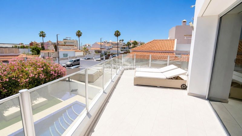 Foto d5692dd4-8279-4597-878f-44906c9b137e. Xalet amb aparcament piscina a La Caleta Adeje
