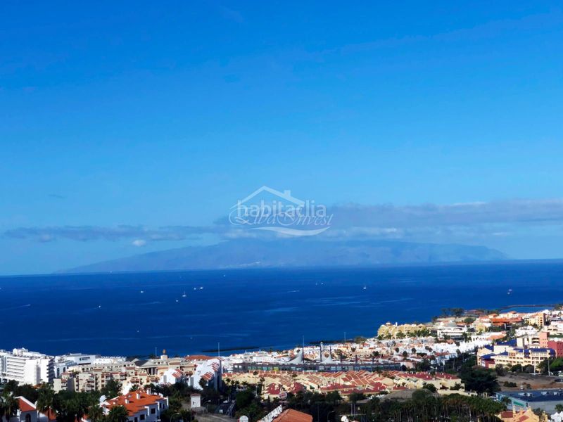 Foto f8786d4b-4759-4d54-9b4f-d3d5d9d5a8a1. Xalet amb aparcament piscina a Torviscas Centro y Alto Adeje
