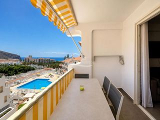 Pis  Boston. Apartamento moderno con terraza en los cristianos