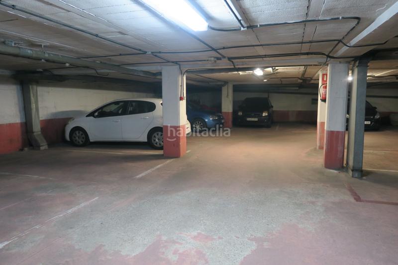 Foto f1e4a468-71c8-4933-b0e5-b3eadaa69117. Aparcament cotxe a Centro Avilés