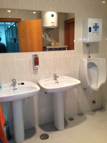 Foto 1c0e2a0e-5c74-48f8-8137-cccc465747ac. Rent business premise in avenida san agustín 14 in Avilés
