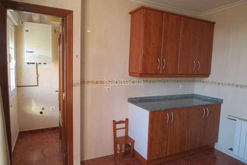 Foto 54f33a25-ce38-45e6-939b-c0b8f7c1c72a. Flat with heating parking in El Carbayedo - El Quirinal Avilés